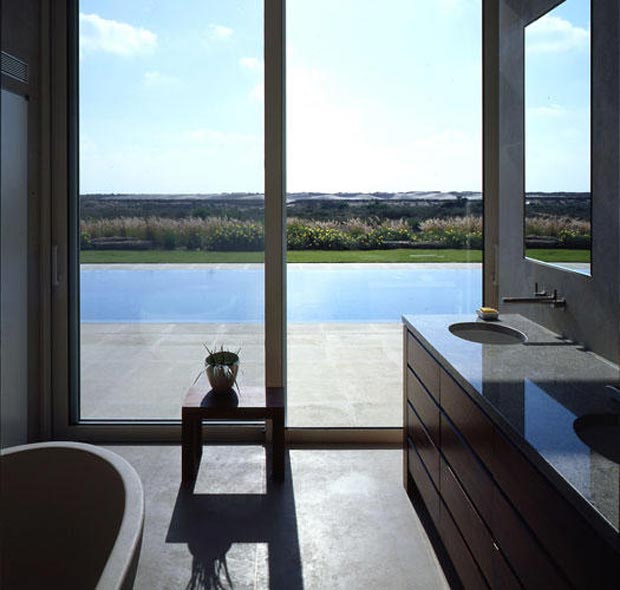 Caesarea Villa by Gottesman Szmelcman Architecture bathroom