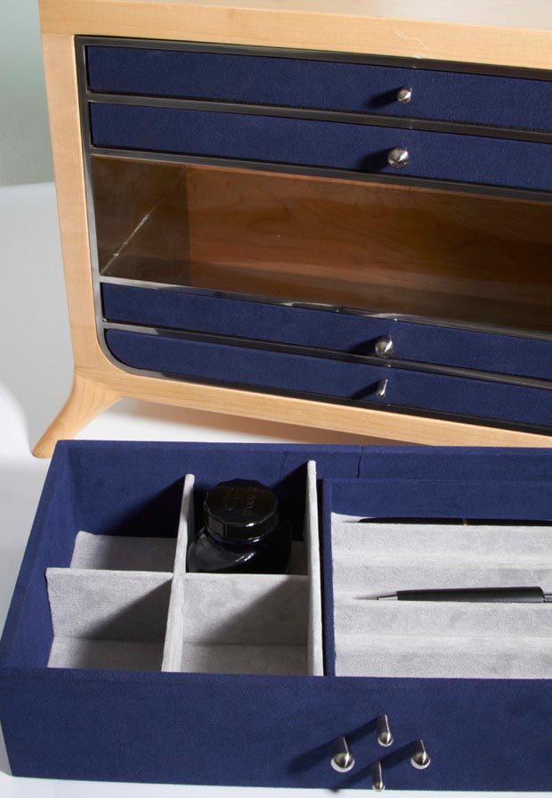 David Nicolas Collection Particuliere inside drawer