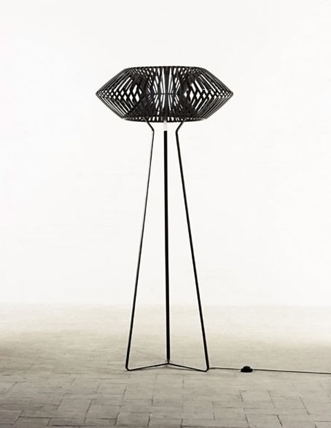 V floor lamp Hector Serrano